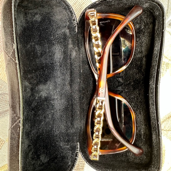 Authentic Chanel Sunglasses Women - Picture 3 of 13